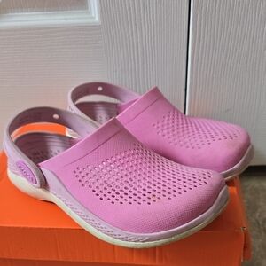 GIRLS LITE RITE CROCS size J3